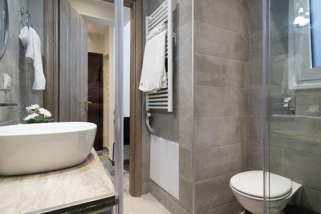 Special Studio In The Heart Of Athens! Atenas Exterior foto